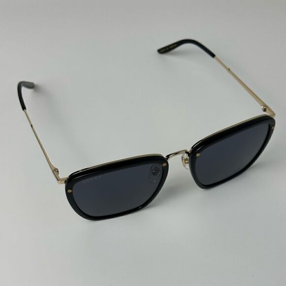 BRAND NEW GUCCI GG0673S 001 Black Gold Grey Sunglasses
